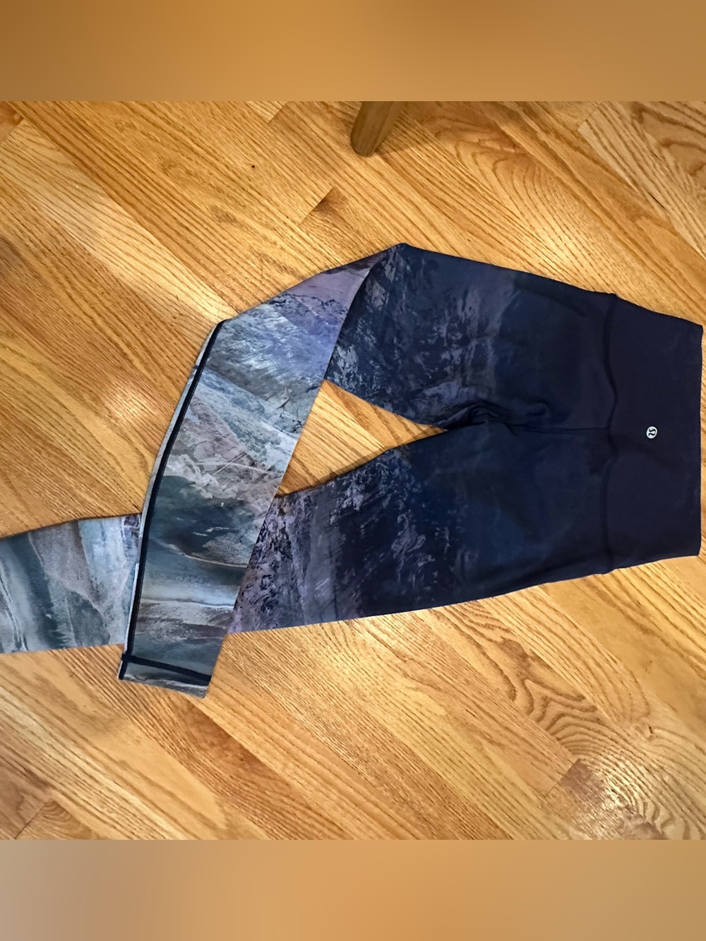 Lululemon Leggings in Navy Blue and Gray